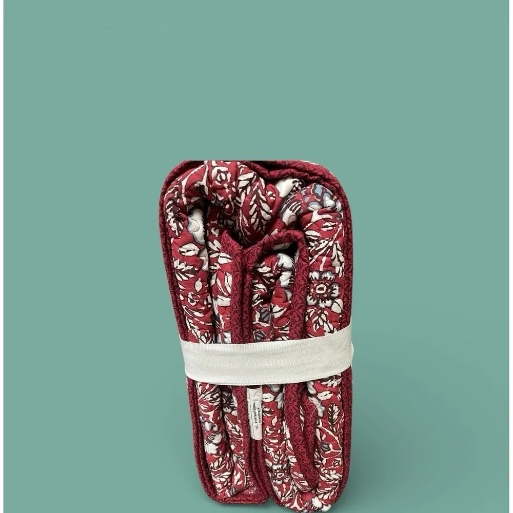 Sonoma Full Queen Reversible Cotton Quilt Asma Floral Quilted‎ 90 x 95 Red Black